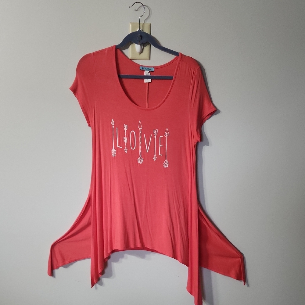 Women's Coral Graphic Top
